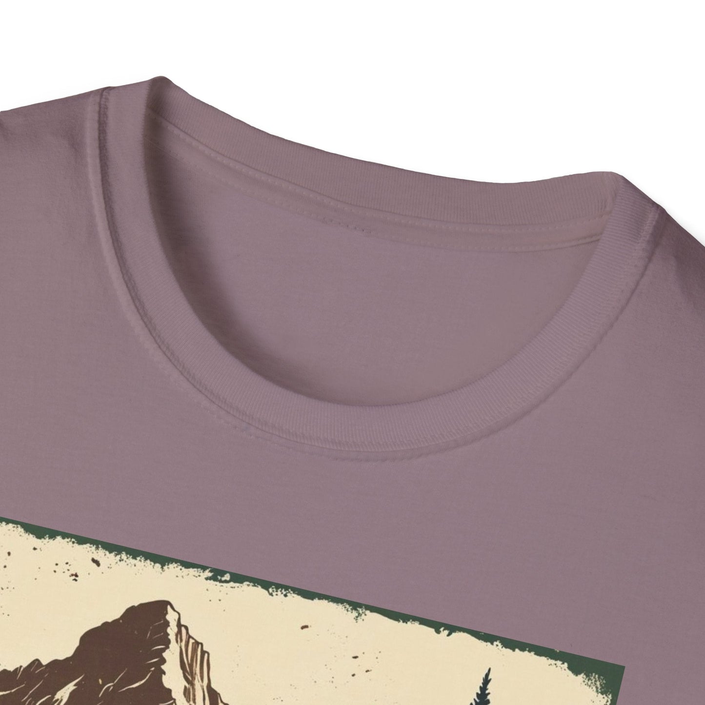 Montana Nature Tee – Softstyle Vintage Shirt for Hikers & Travelers