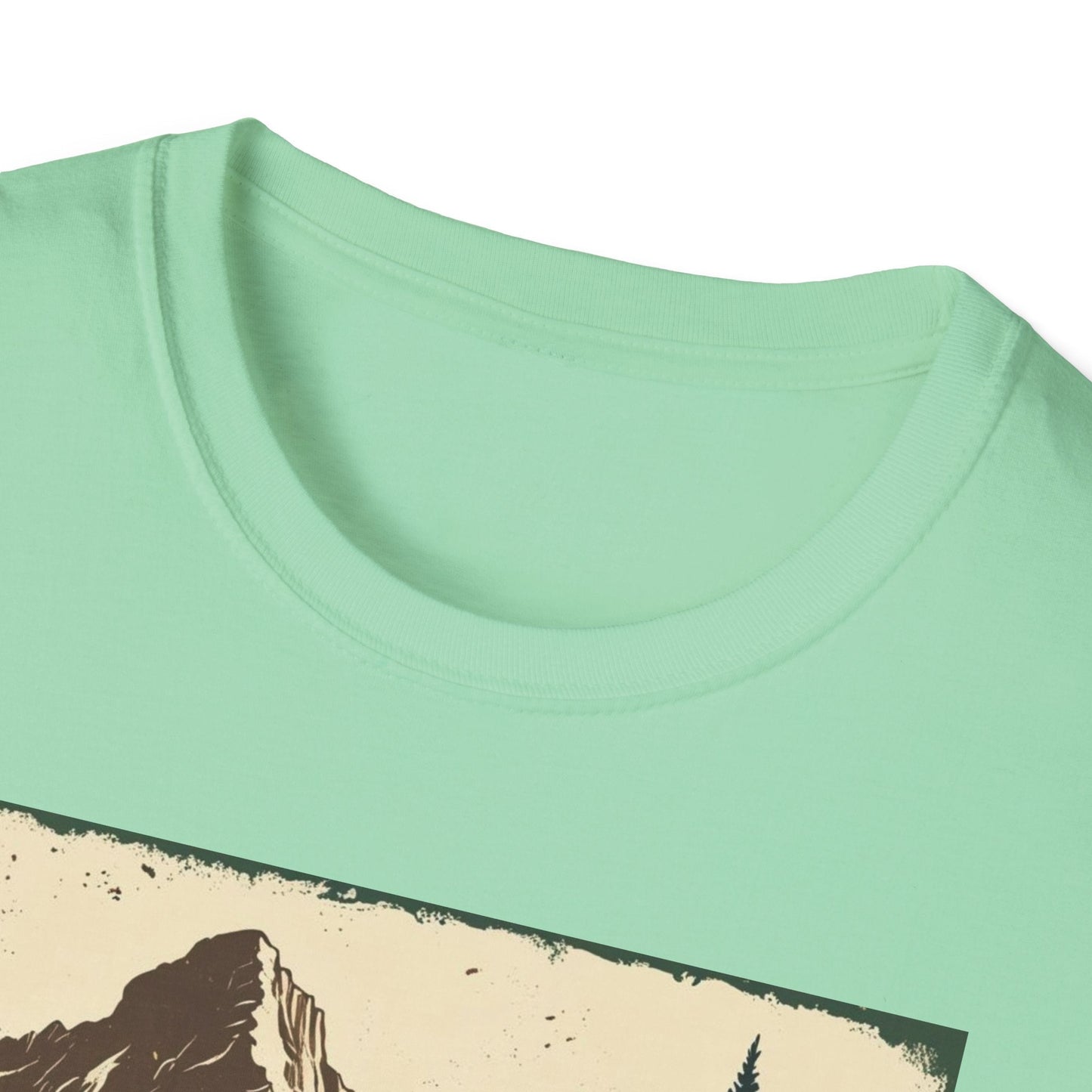 Montana Nature Tee – Softstyle Vintage Shirt for Hikers & Travelers